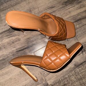 Cape Robin Sexy Quilted High Heels